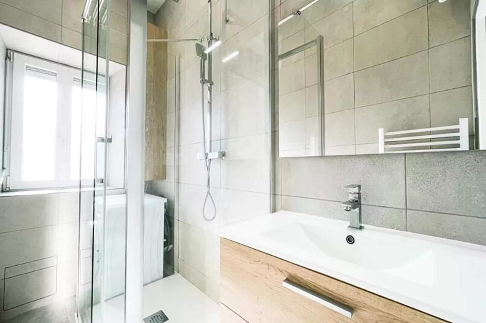 Le Duplex 🌞 Calme & R&eacute;nov&eacute;|-Salle de bain