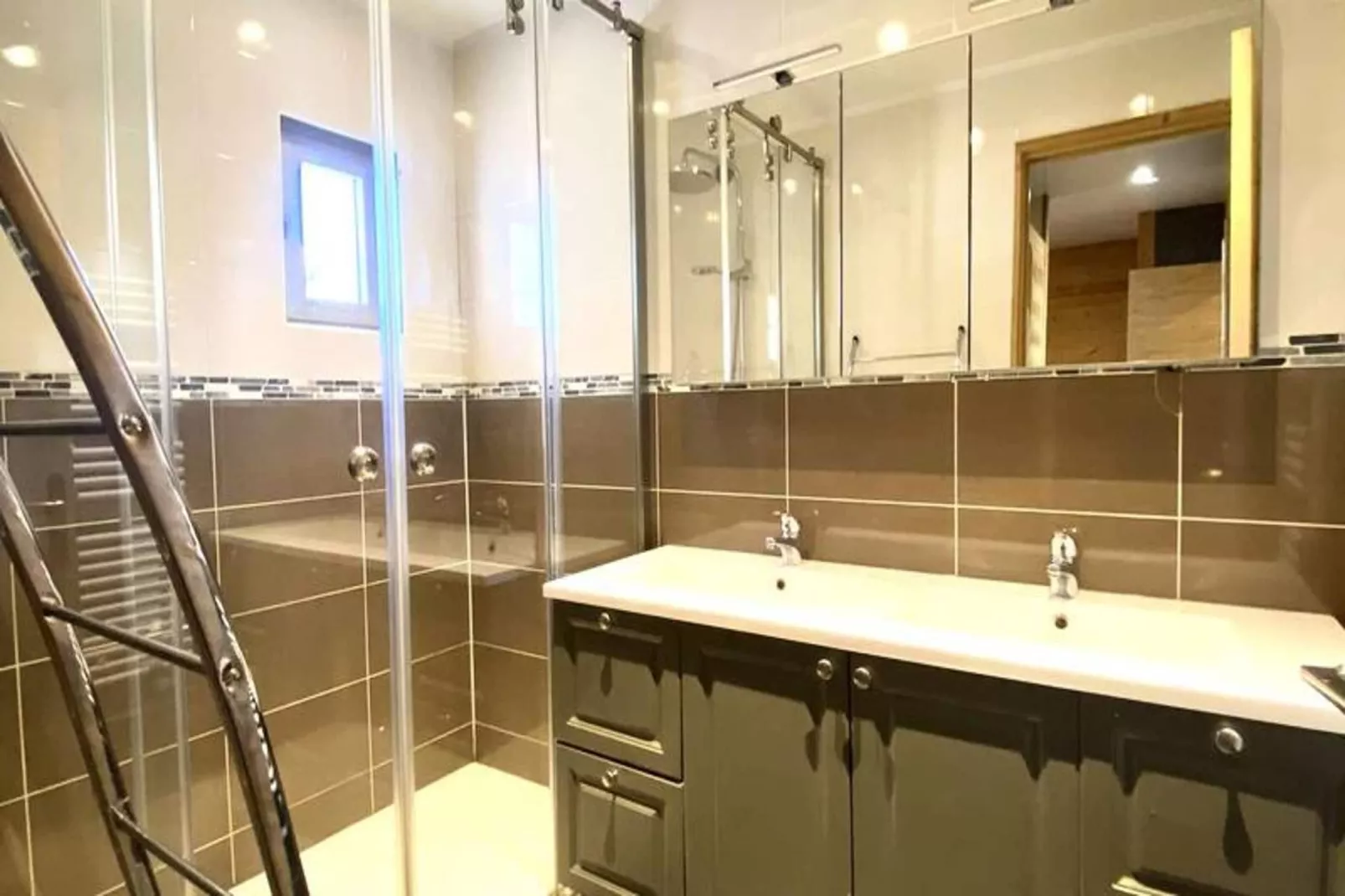 Résidence Les Bleuets-Bathroom