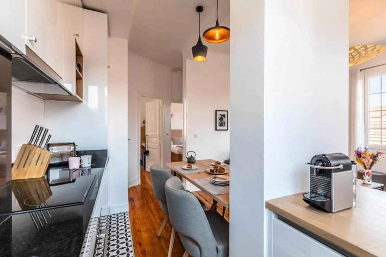 Superbe Appartement Plein De Charme Avec Balcon, 2ch, &agrave; 5min De La Plage-Kitchen