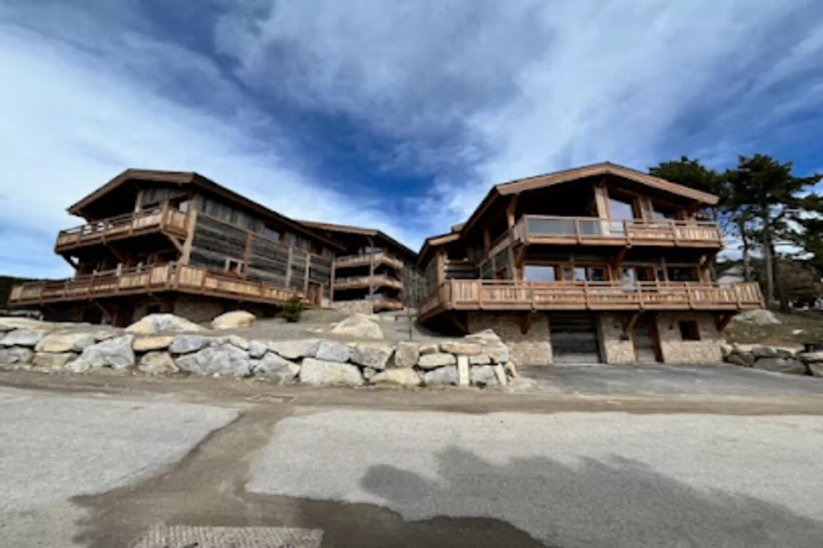 Résidence Goélia Le Domaine de Castella***-Exterior in summer