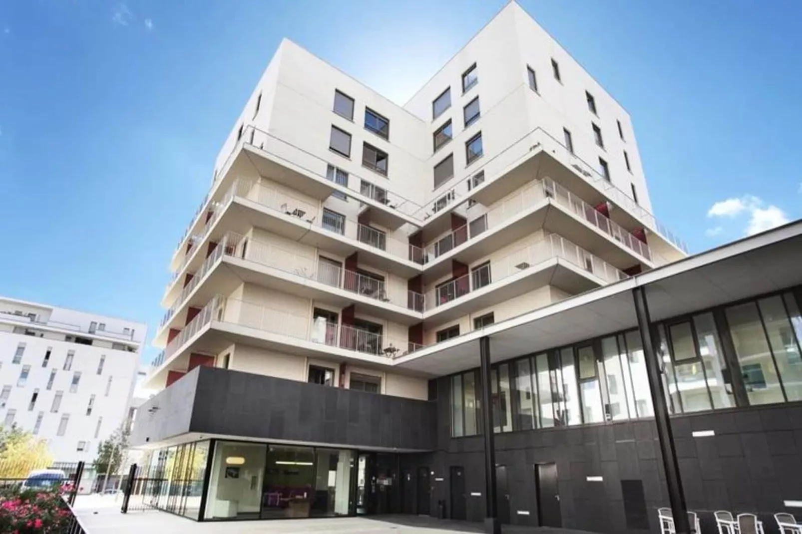 Appart'hôtel Odalys Confluence-Exterior in summer