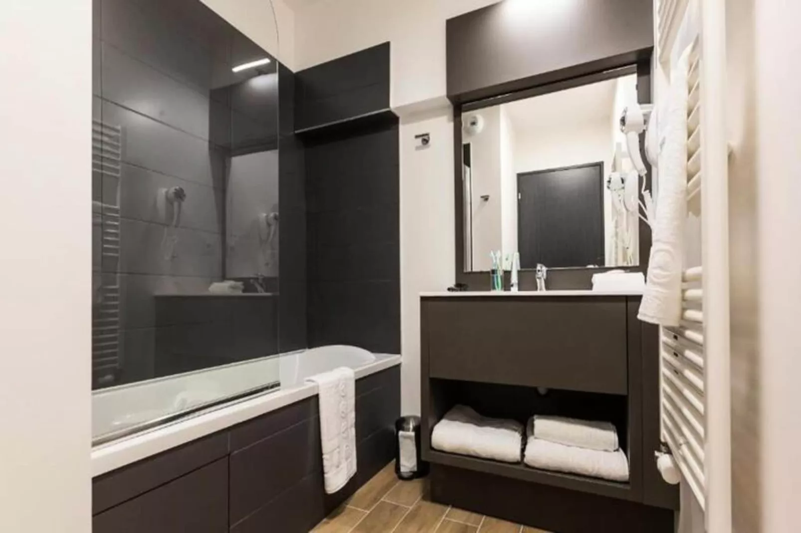 Résidence Prestige Odalys Isatis****-Bathroom