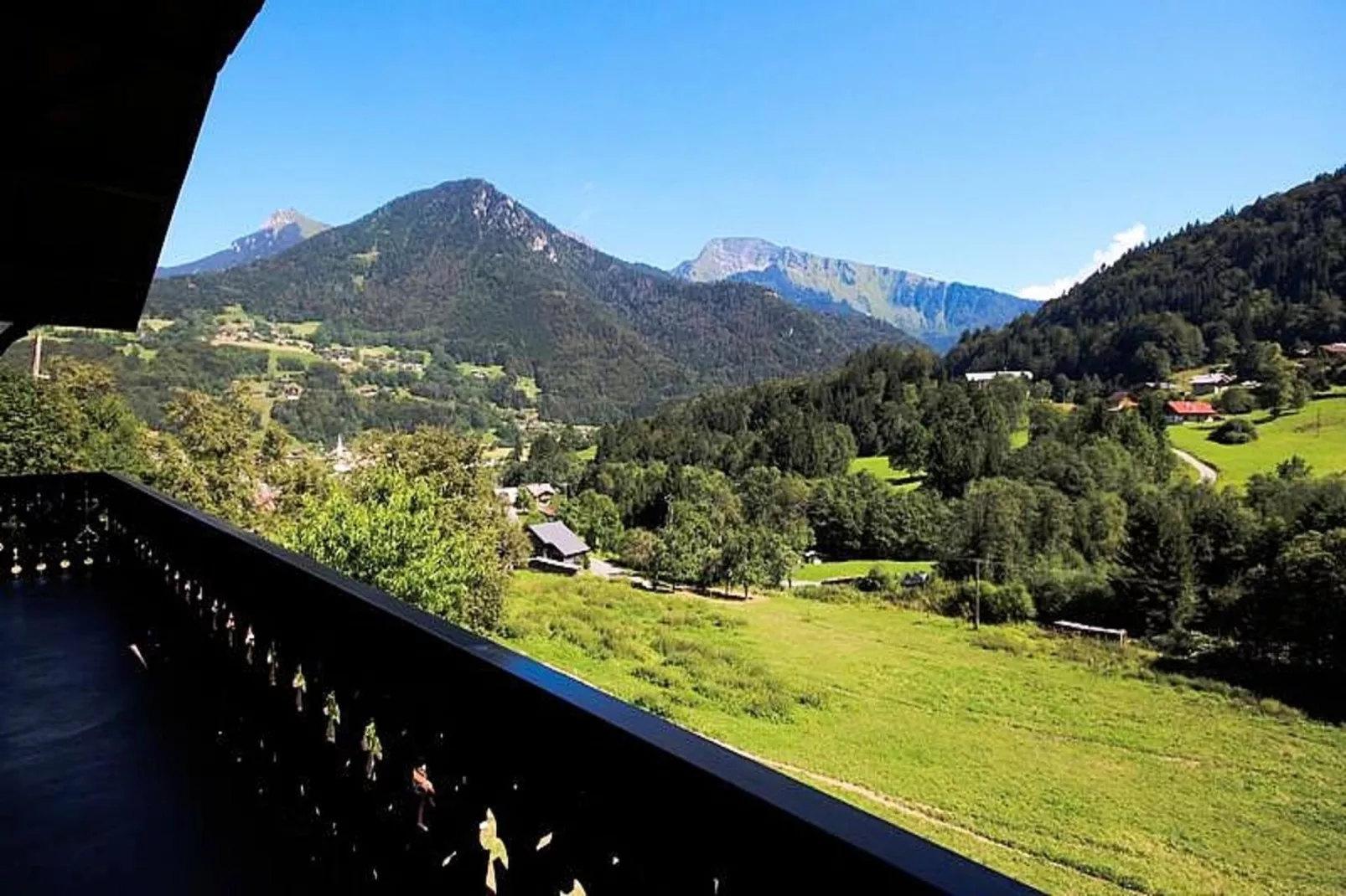 Chalets à Saint Jean d'Aulps-Vue d'été