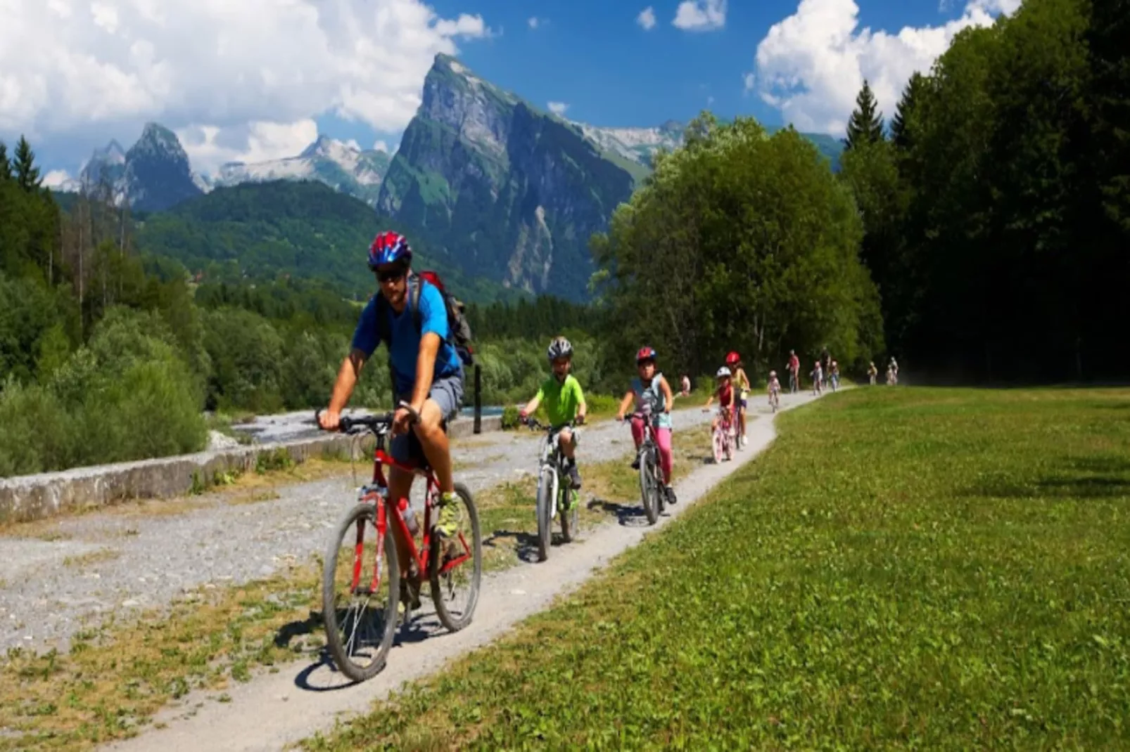 Résidence Niveoles Bat A-Exterior in summer