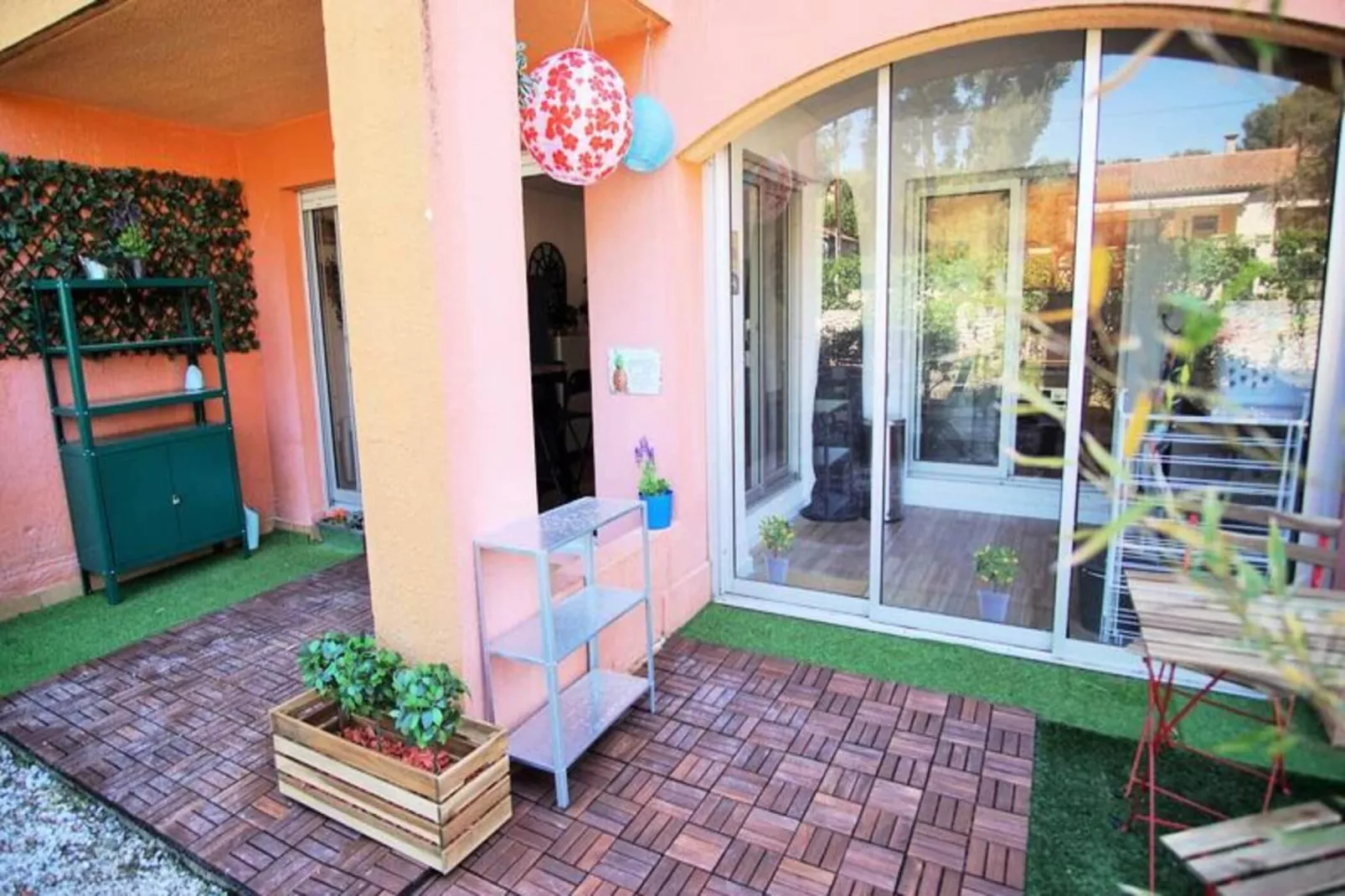 Résidence Frégate-Exterior in summer