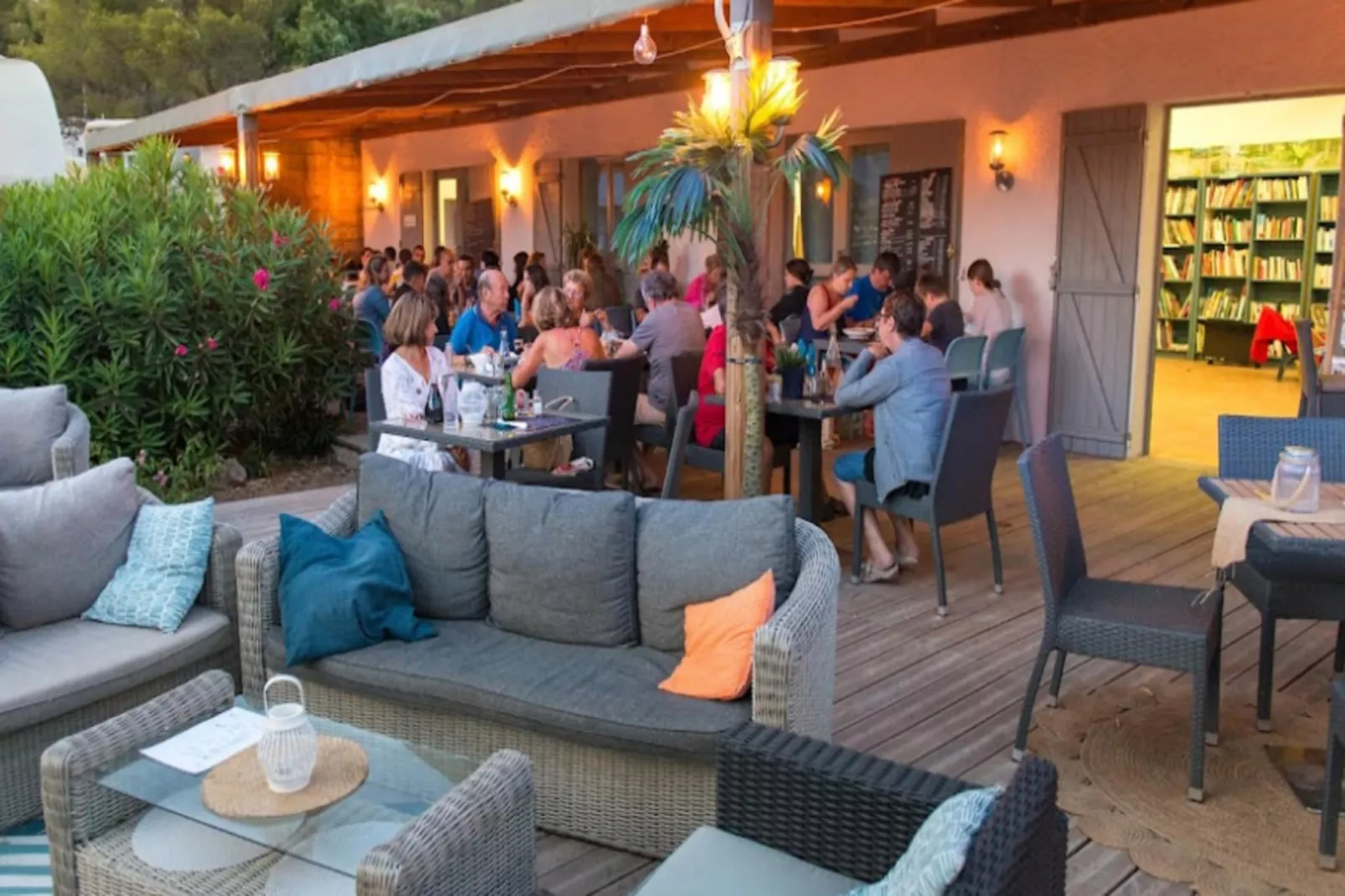 Résidence Pierre & Vacances La Corniche d'Or-Zones été à 1 km