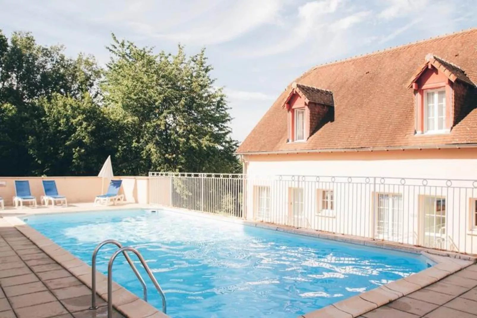 Appart'Hotel La Roche-Posay - Extérieur été