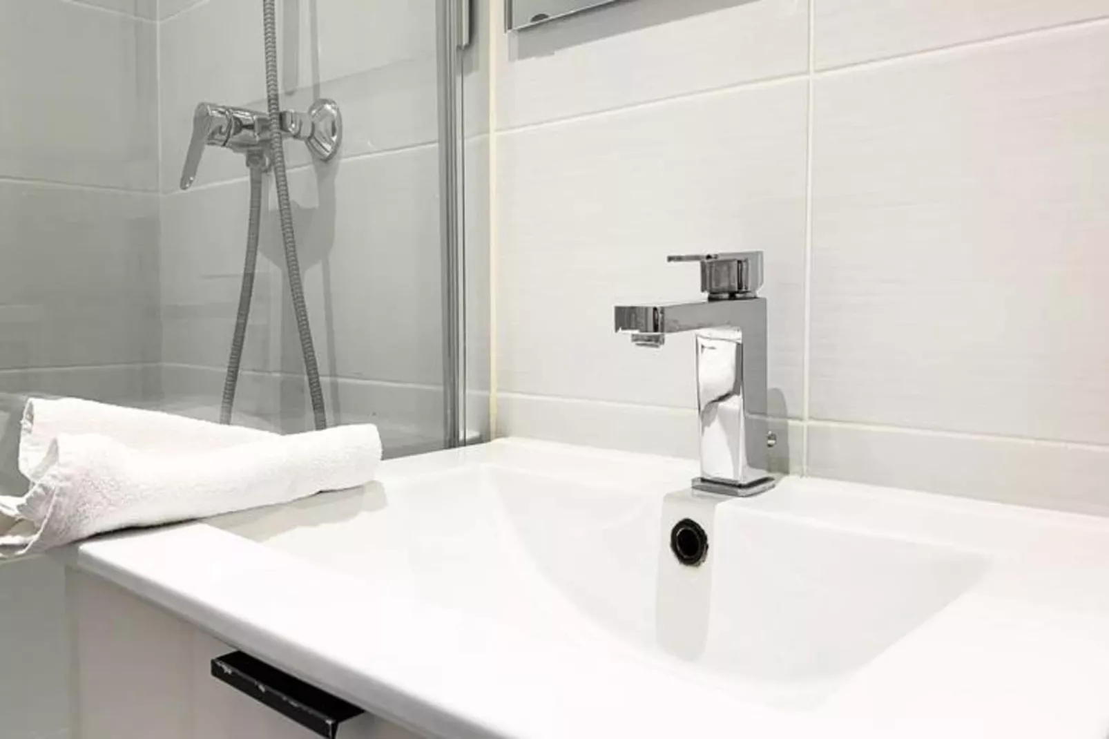 | Light Pink |t2 Proche Jaur&egrave;s, Estacade | Lumineux 🦩-Badezimmer