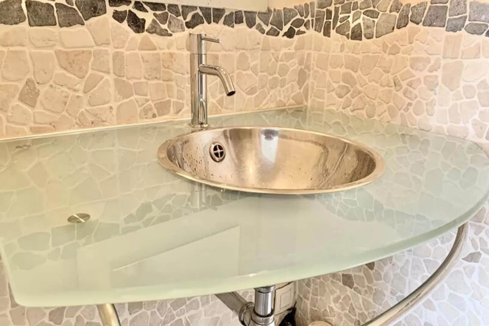 | La Chanson Bleue  💙 | Marcelin Berthelot | Tram-Bathroom