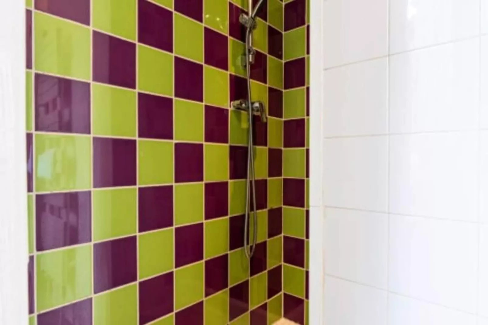 | La Gare Aux 400 Couverts 🚅 | Gare, Gem, Tramway-Salle de bain