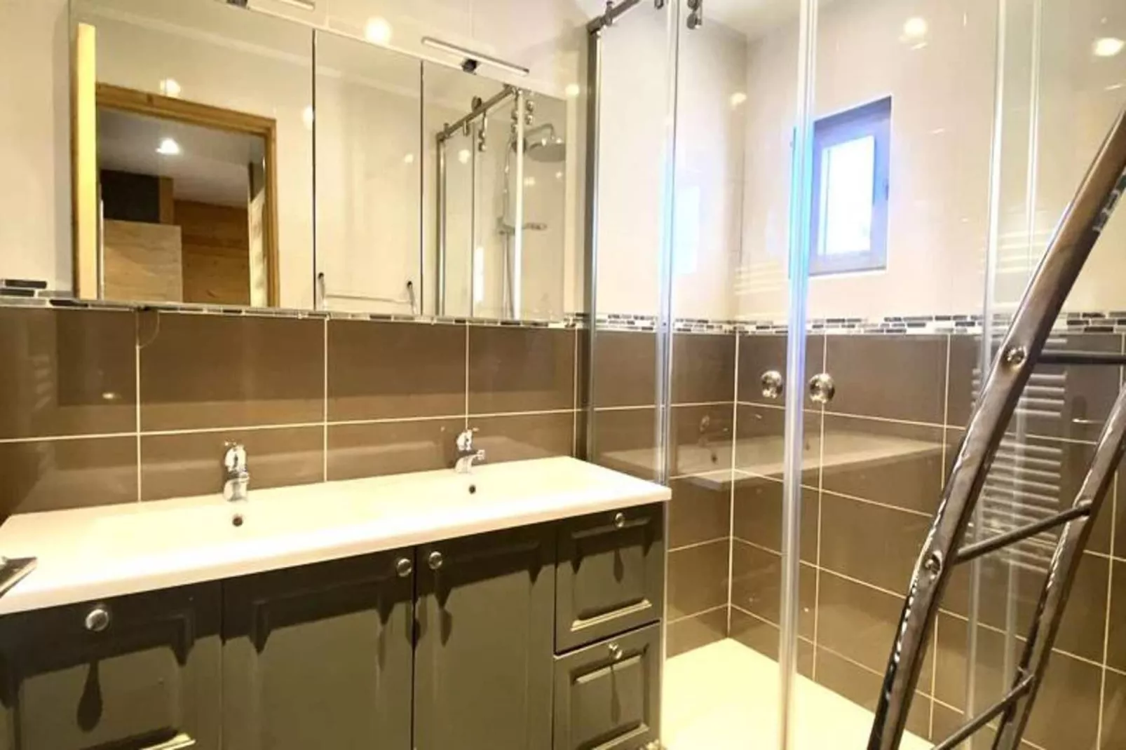 Résidence Les Bleuets-Bathroom