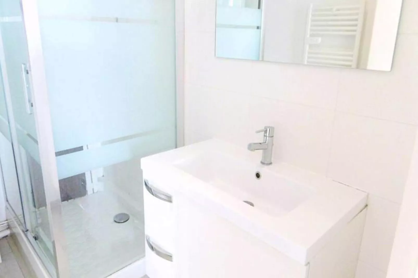 Résidence Les Roseliers-Salle de bain