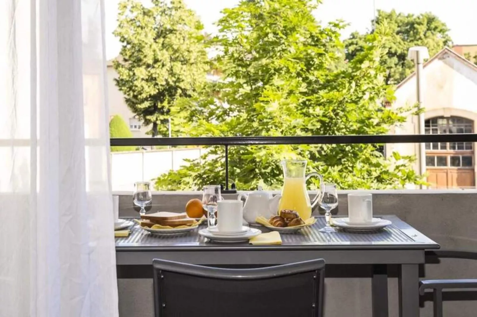 Appart'hôtel Odalys La Rose d'Argent-Terrace balcony