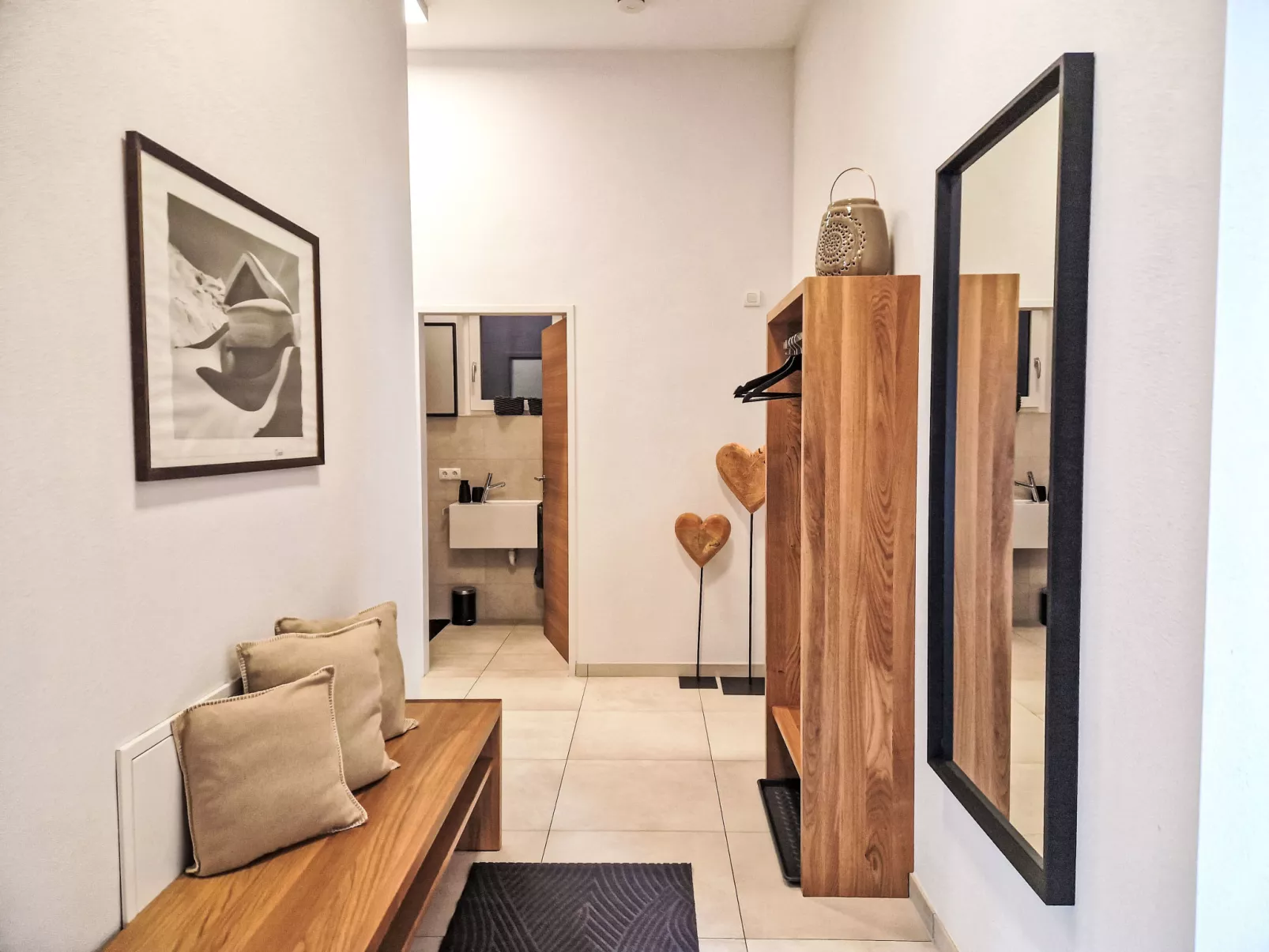 The Rock Design-Dedans