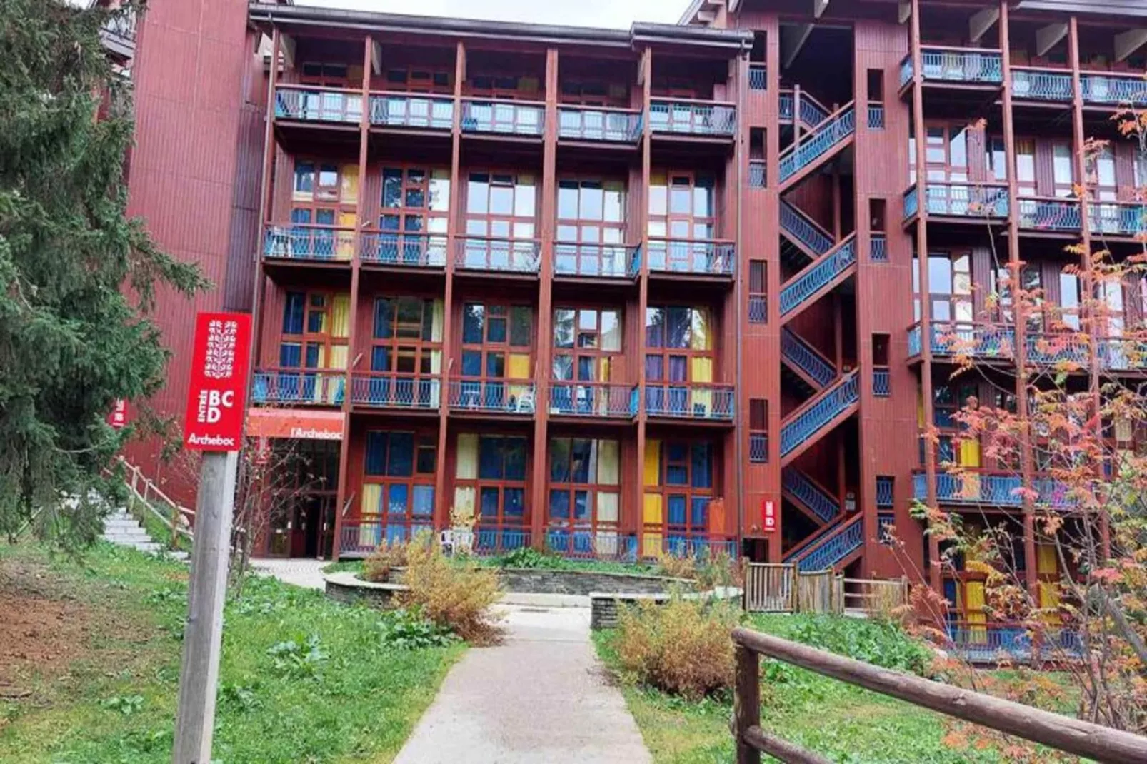 Résidence Archeboc-Exterior in summer