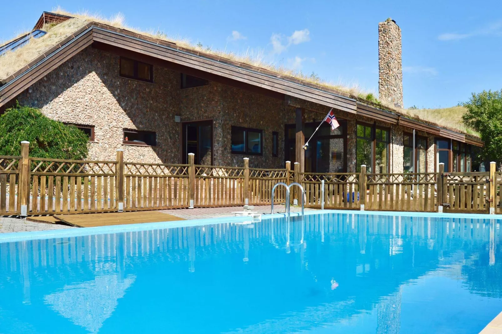88280 _ LEILIGHET 3-Piscine