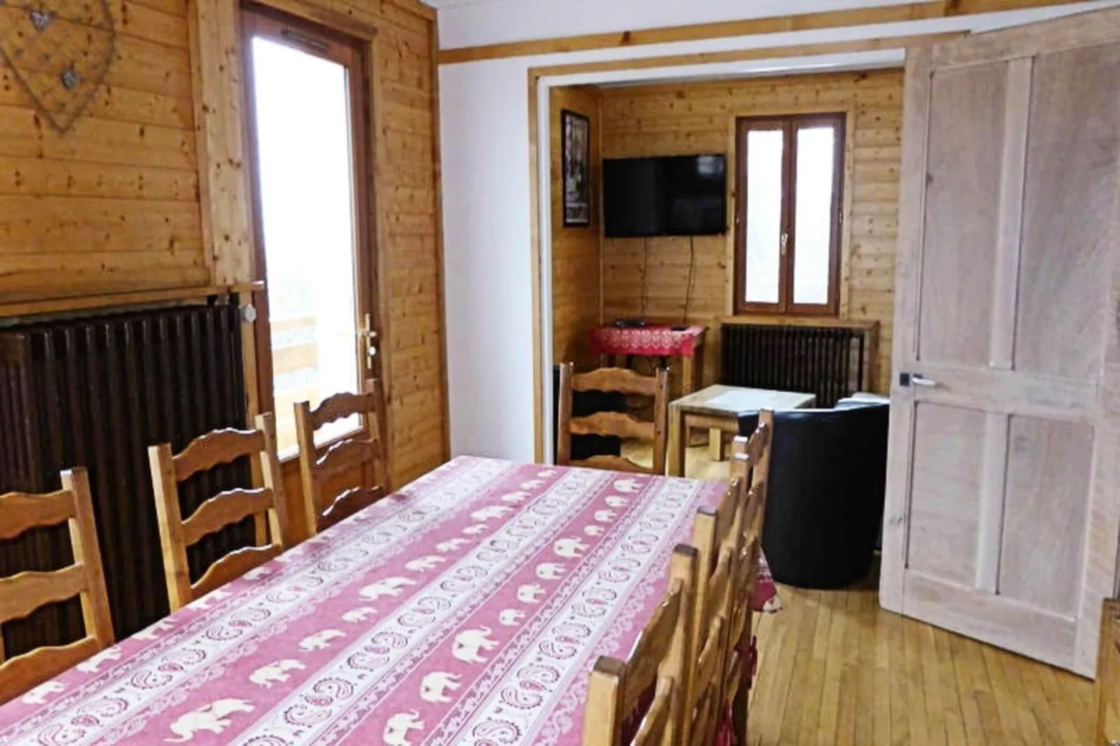 Chalet Pylone-Außenbereich Sommer