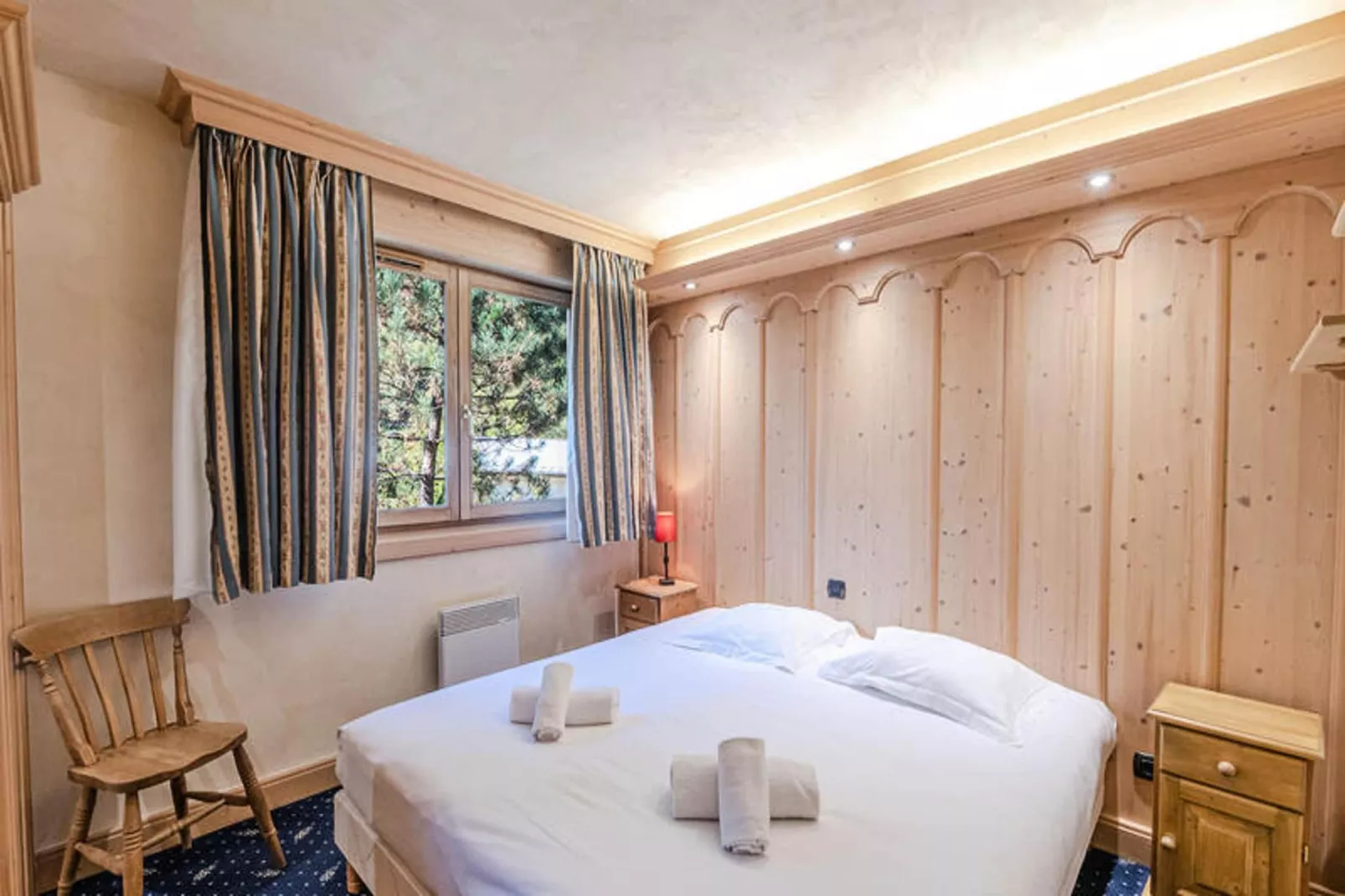 Chalets Du Savoy-Bedroom