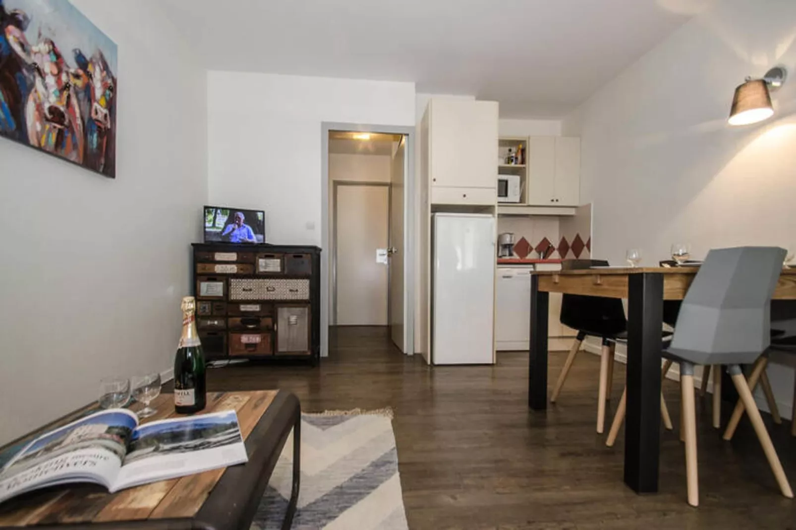 Résidence Riviere-Dining room