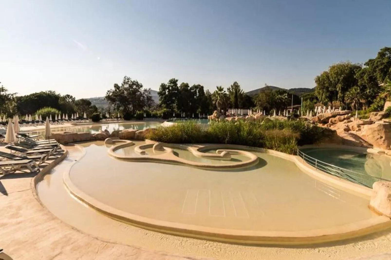 Les Appartements aux Restanques du Golfe de St Tropez - maeva Home-Exterior in summer