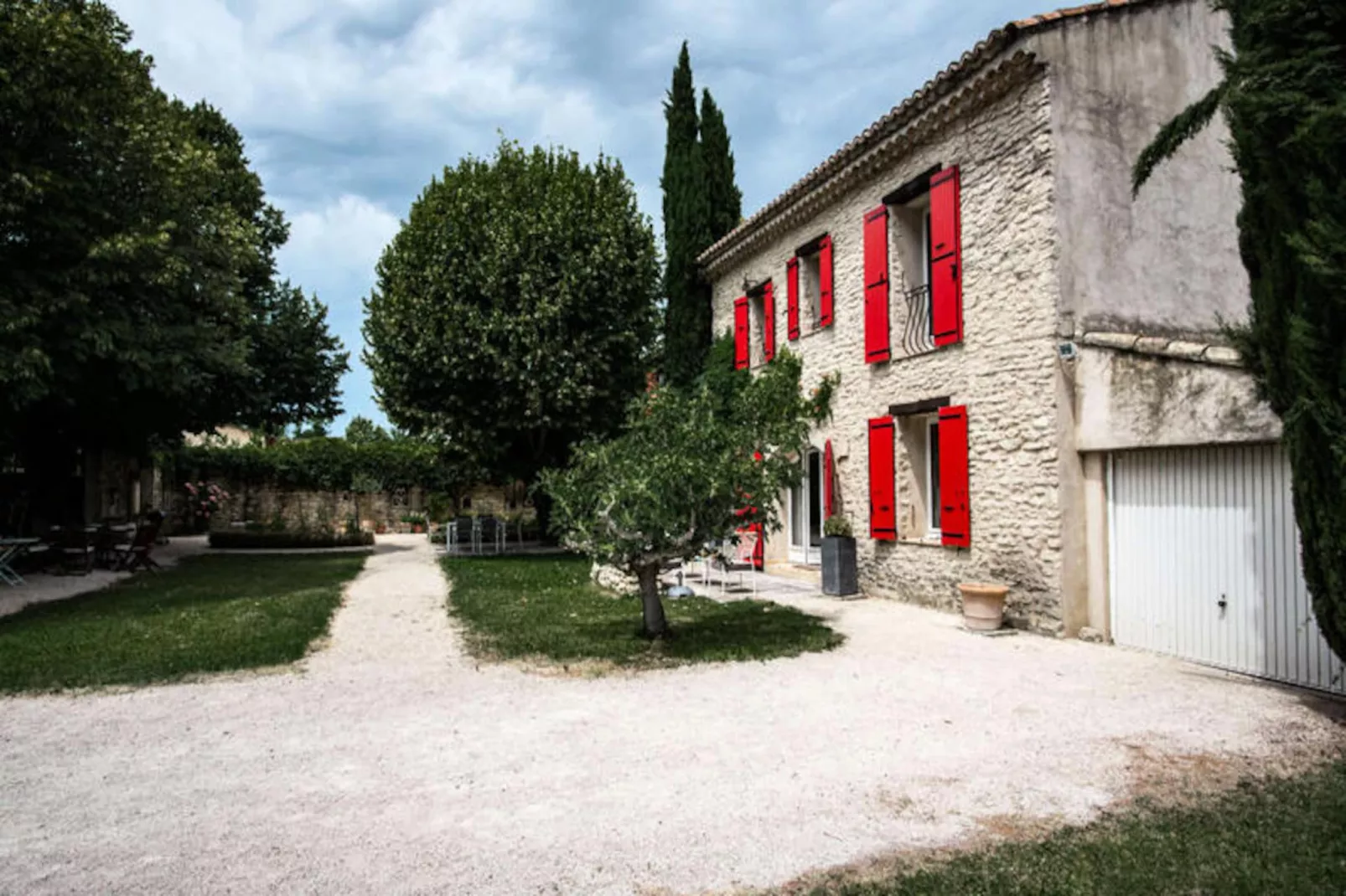 Le Mas De Jalique - Isle-sur-la-sorgue-Image-tags.