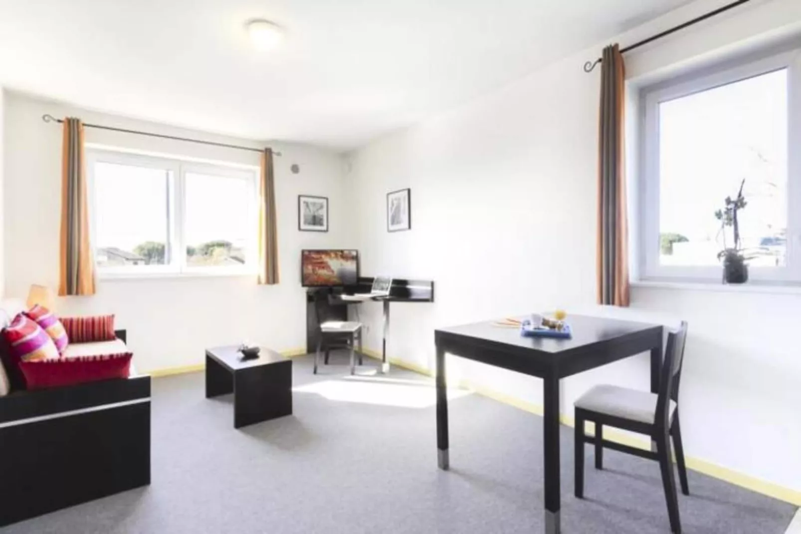 Néméa Appart'Hôtel Toulouse Saint Martin***-Außenbereich Sommer