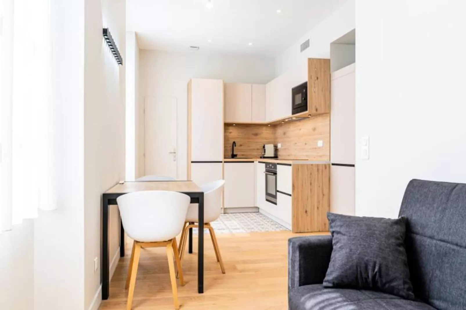 Charmant Appartement Pour 4 Au C&oelig;ur De Bordeaux-Exterior in summer