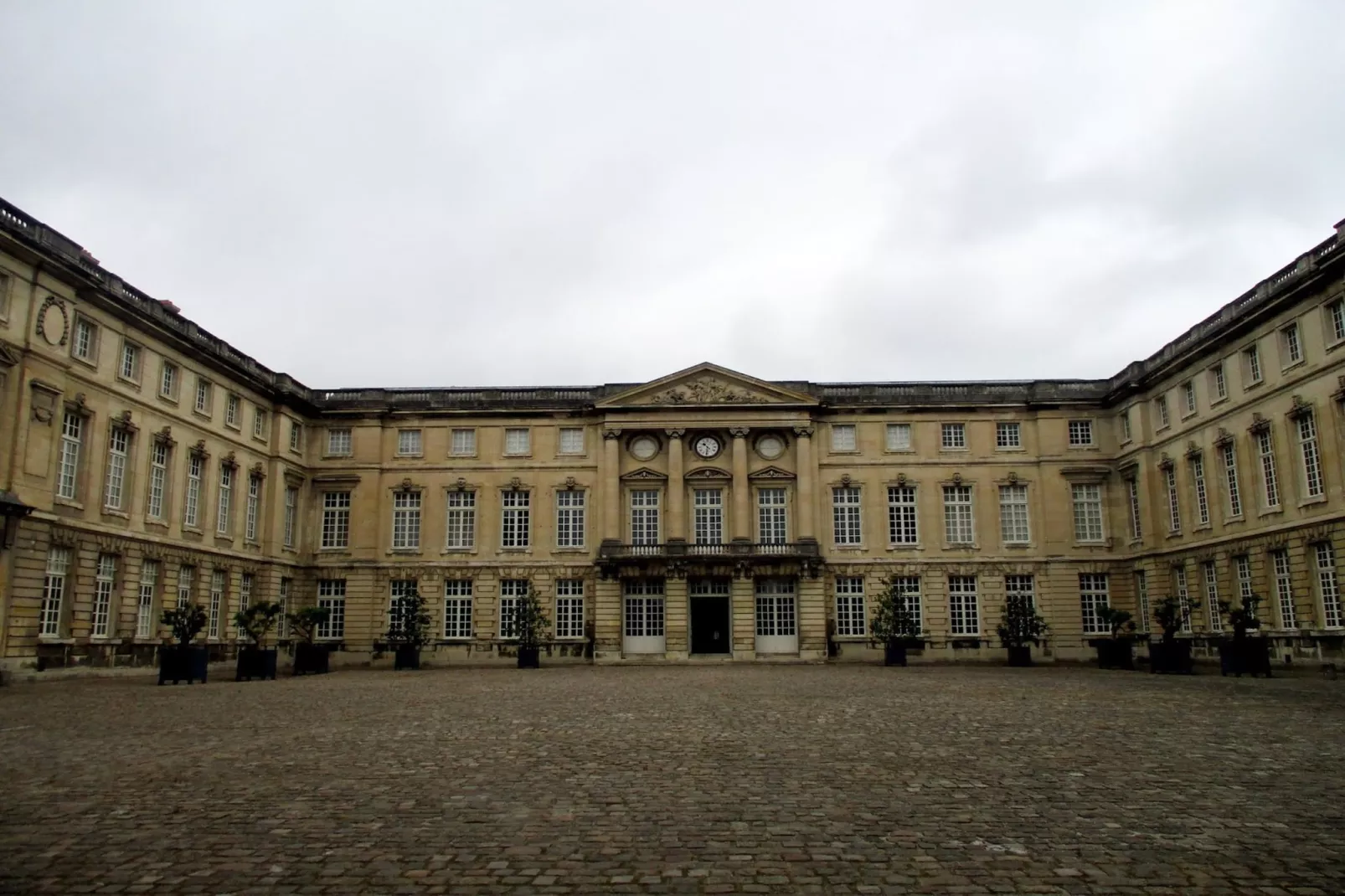 Superbe T2 De Qualit&eacute; Et R&eacute;nov&eacute;, Au Jardin Public, Pour 4 Personnes-Areas within 5km in summer
