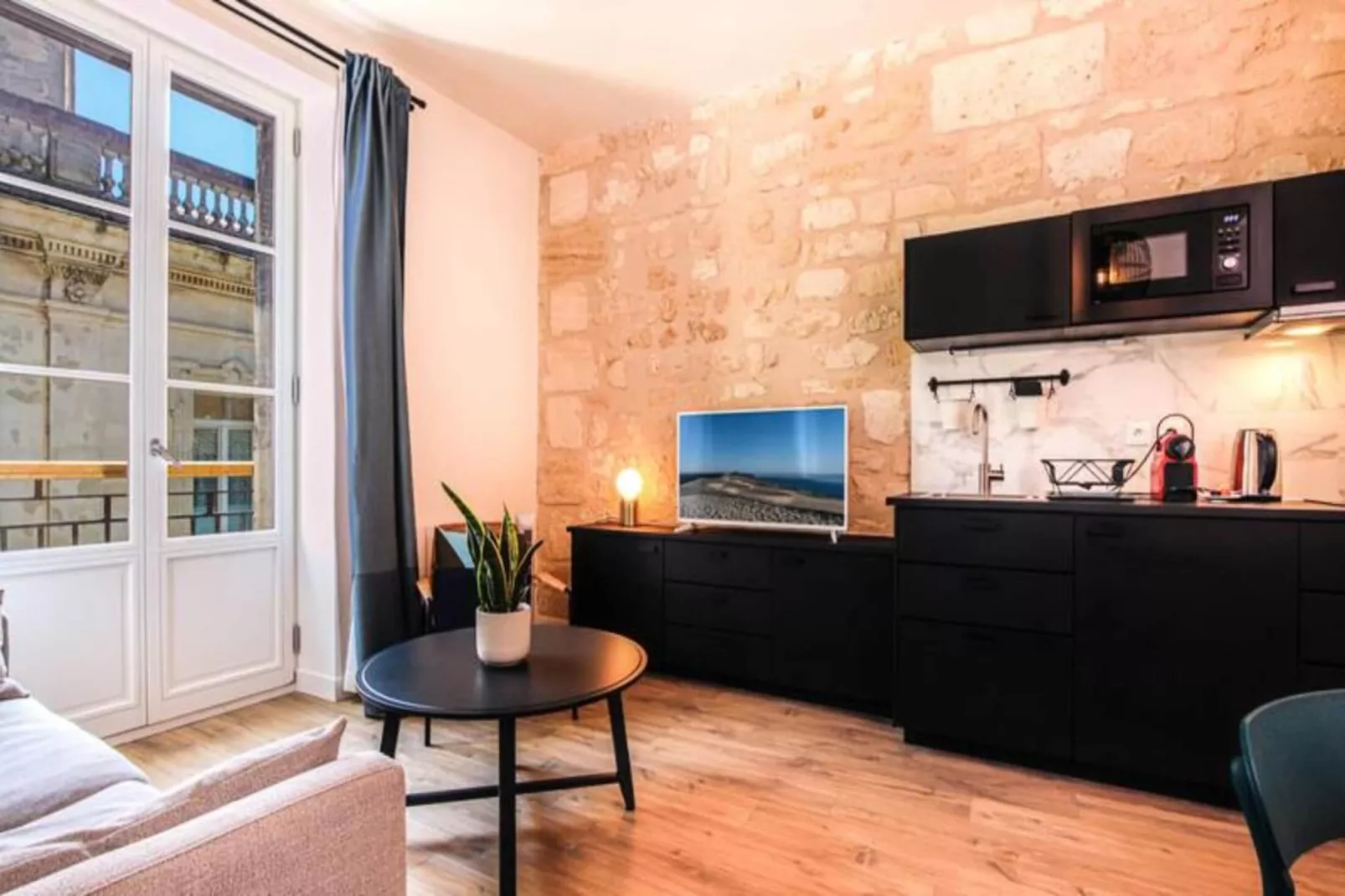 Appartement Lumineux &agrave La Pierre Bordelaise Plein Centre Pour 4 Personnes-Kitchen