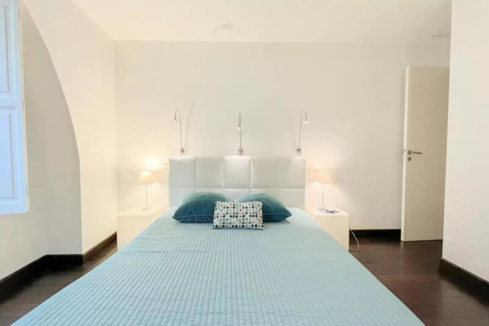 Appartement De Haut Standing Authentique Situ&eacute; Au Coeur Du Triangle D'or-Außenbereich Sommer