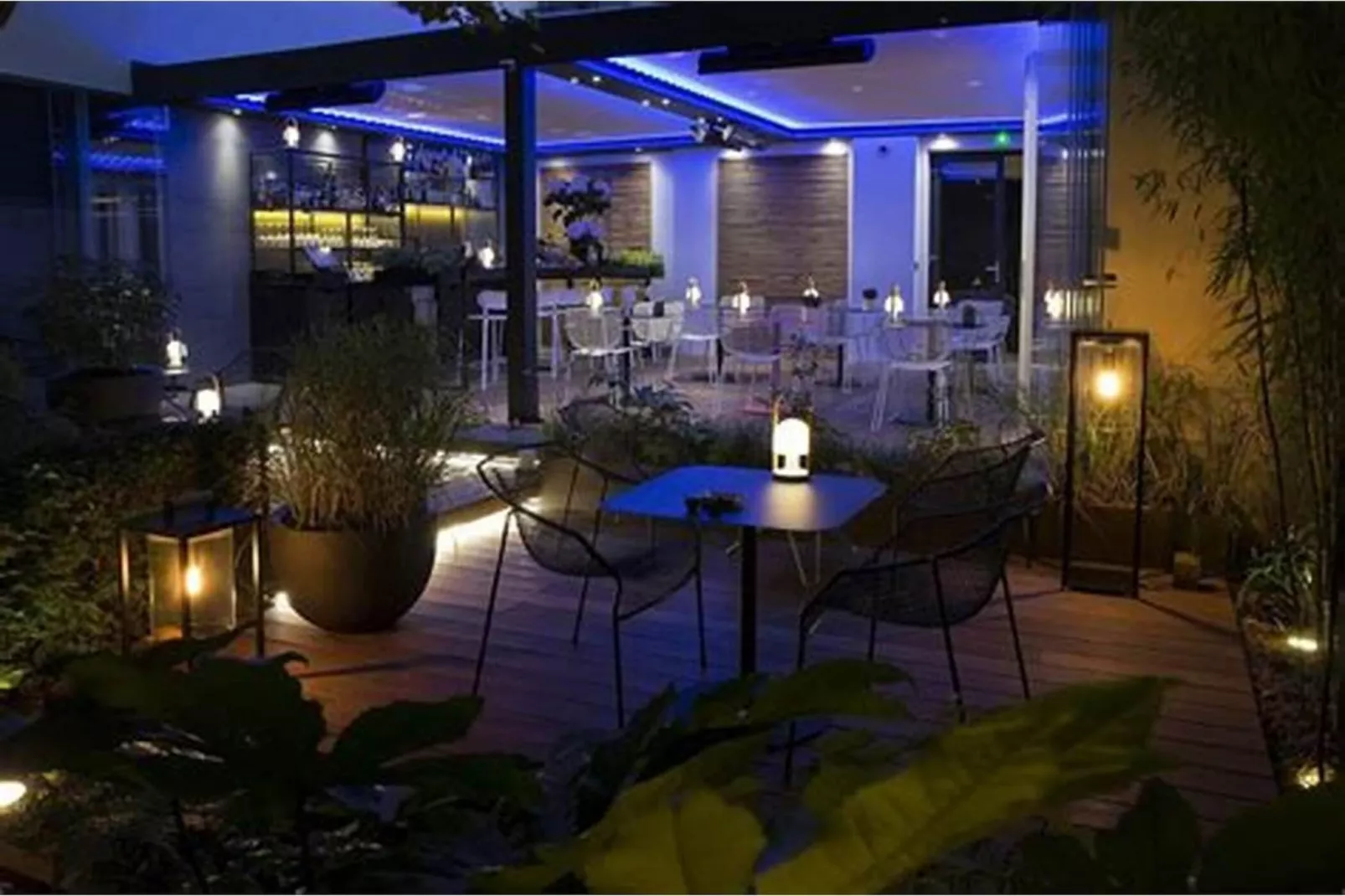 Charmant Et Rayonnant Appartement De 55 M&sup2; Situ&eacute; Dans Le Coeur De Bordeaux-Zones été à 5 km