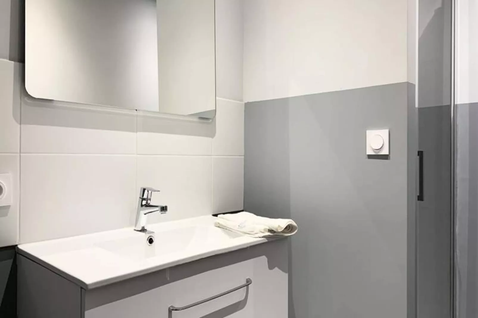 | Hello Sunshine ☀️| T3 6 Couchages| Caserne De Bonne-Badezimmer