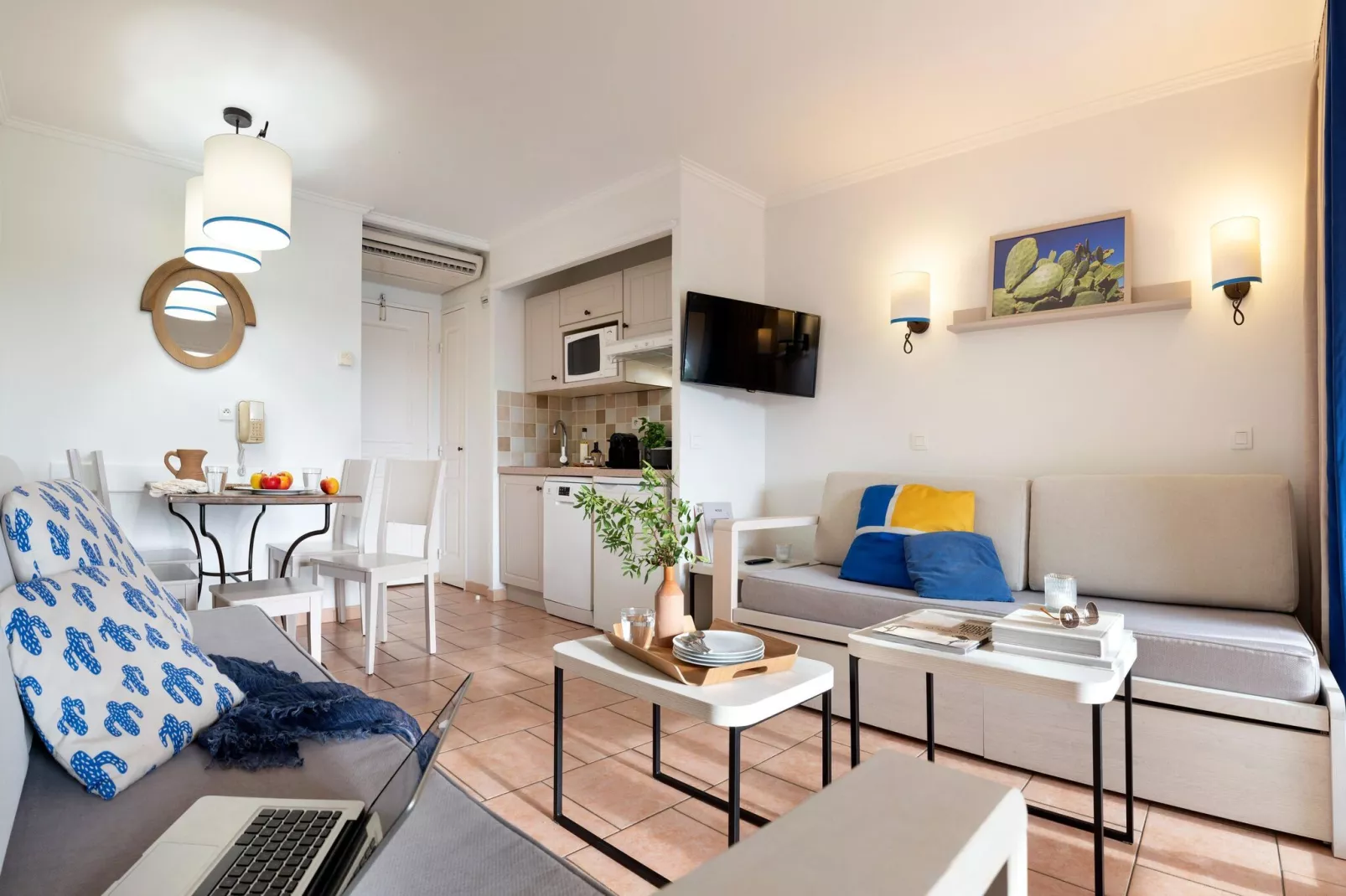 Residence Les Calanques, Les Issambres-24 Standard - Apt. 4 p. - 1 bedroom-Living room