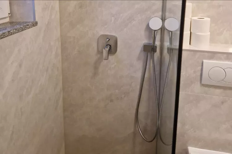 Apartments im Haus Liveric, Vir-A6A-4 (AP2)-Bathroom