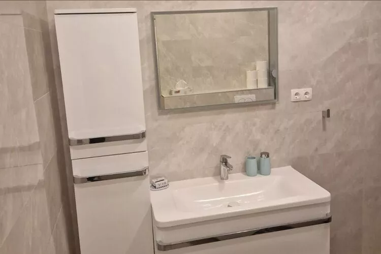 Apartments im Haus Liveric Vir-A6B-6 AP4-Bathroom