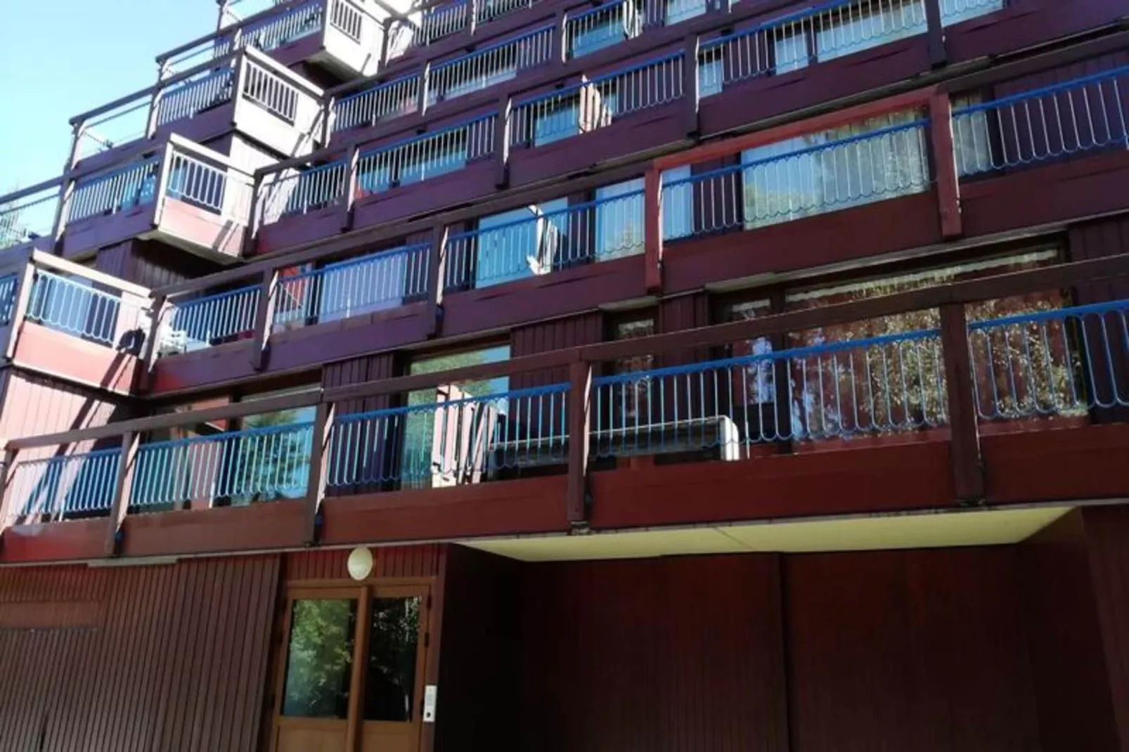 Résidence Miravidi-Exterior in summer