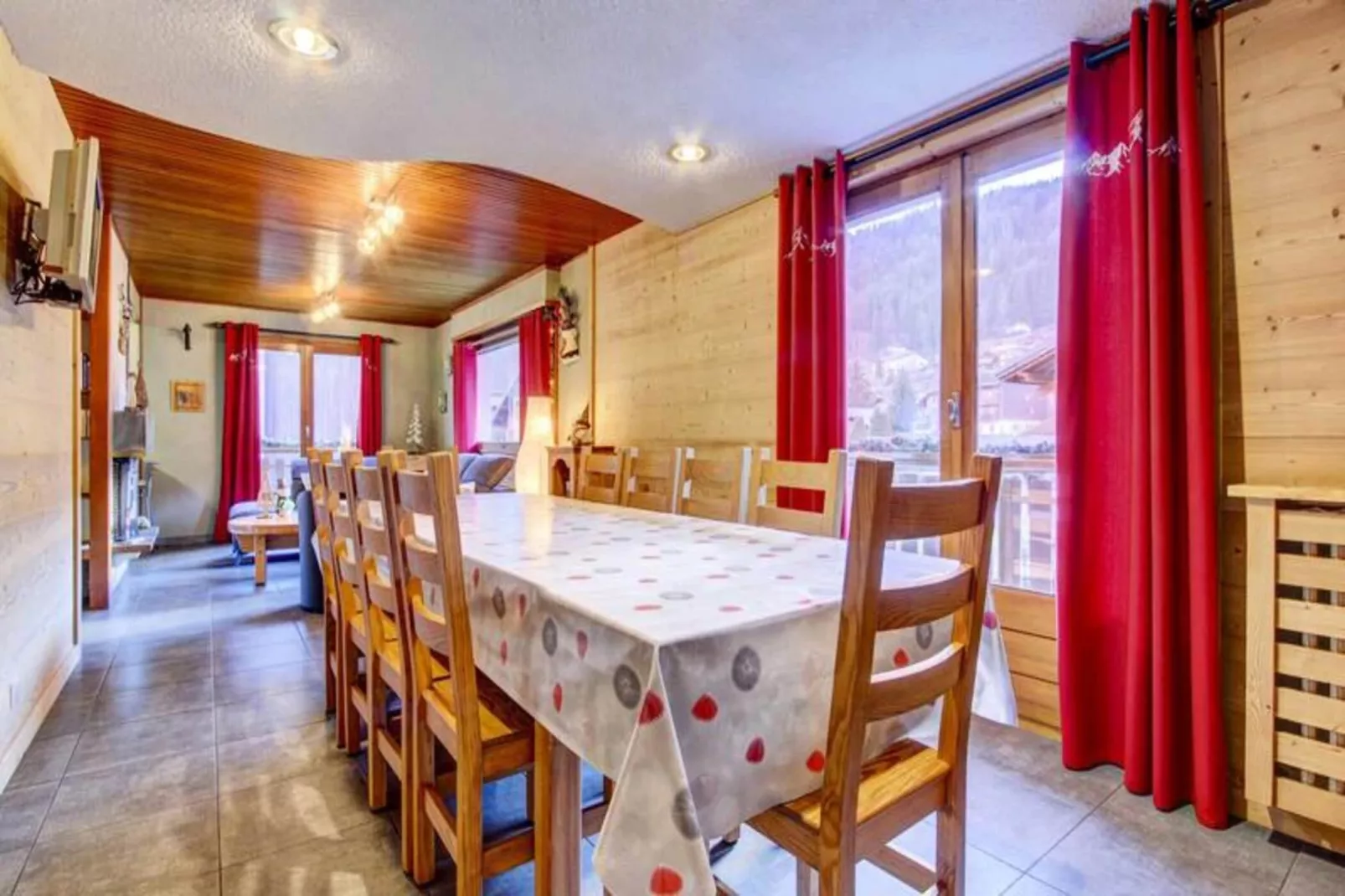 Résidence L'outo-Exterior in summer