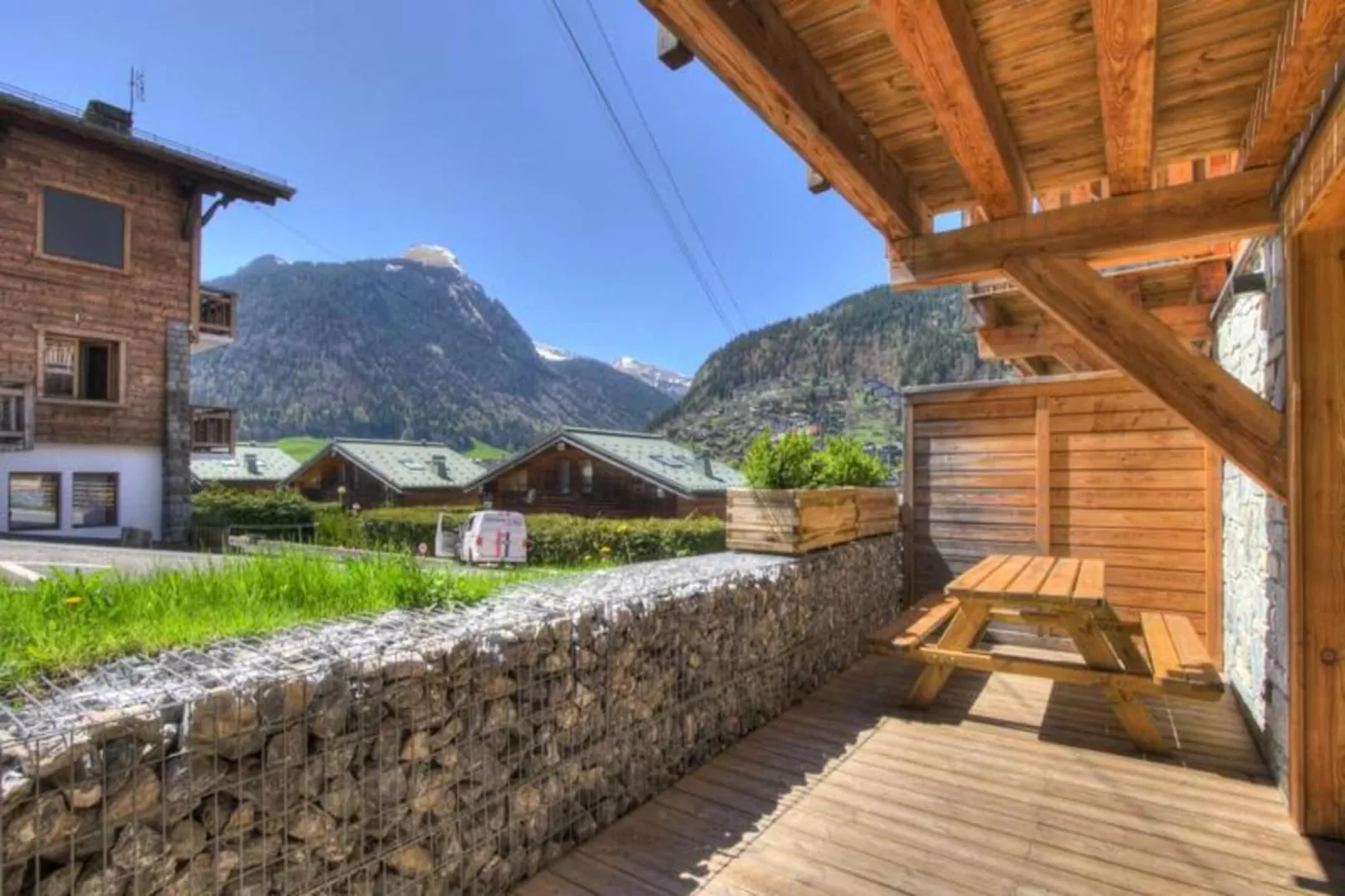 Résidence Frenes Hauts-View in summer