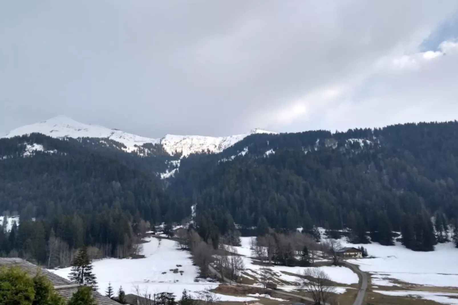 Résidence Domanial B-Außenbereich Sommer