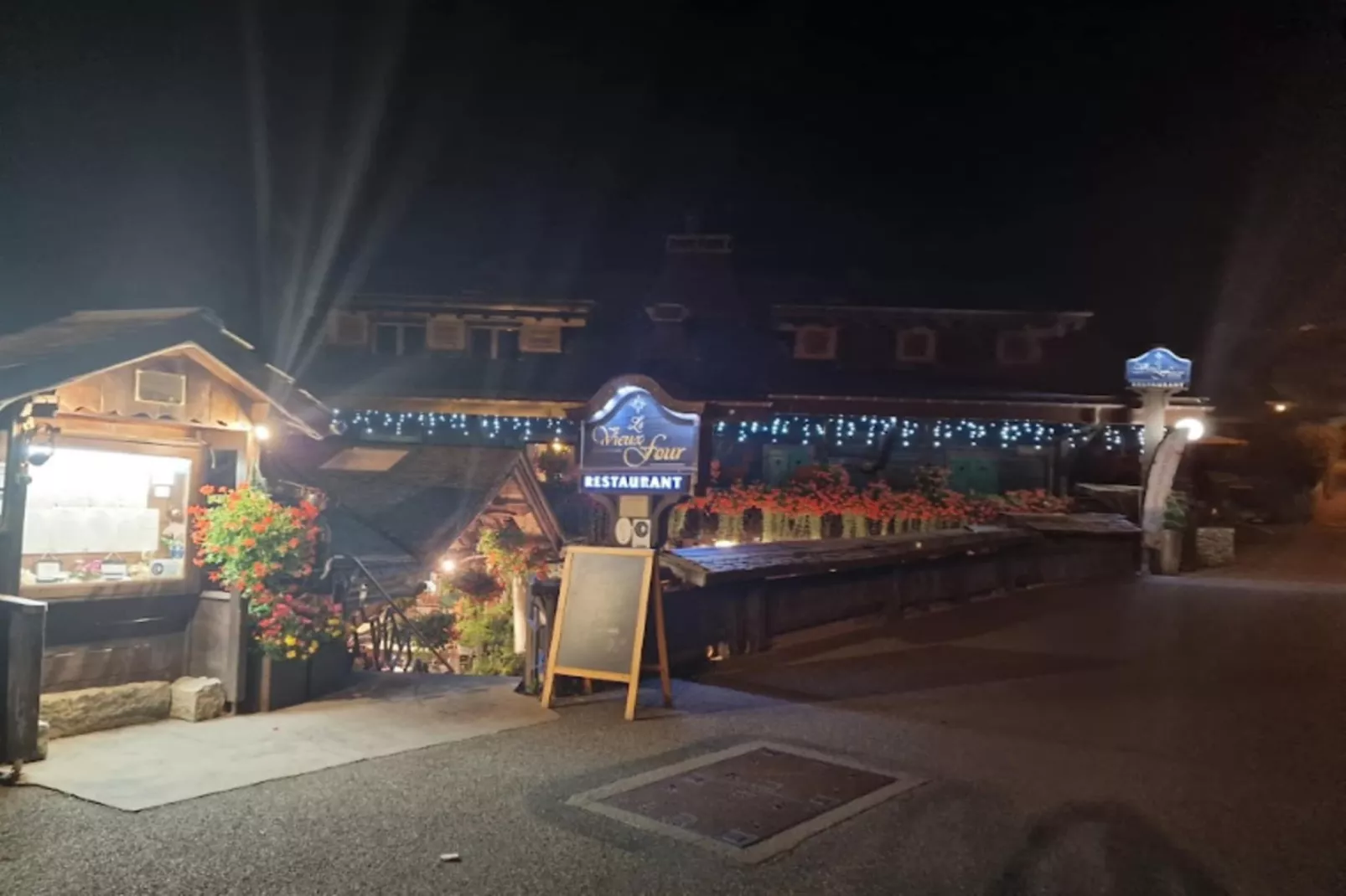 Résidence Le Perce-neige-Außenbereich Sommer