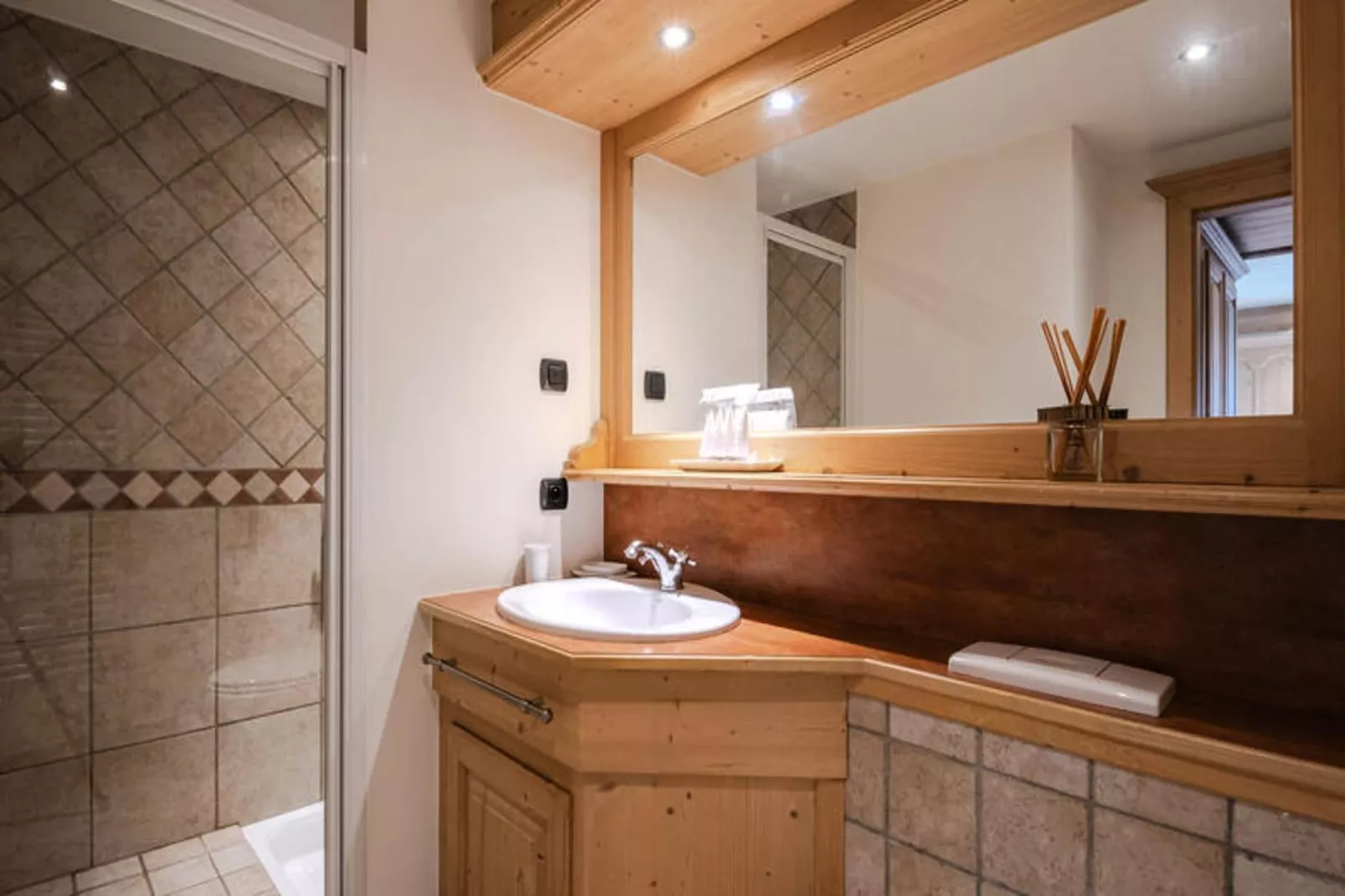 Chalets Du Savoy-Bathroom