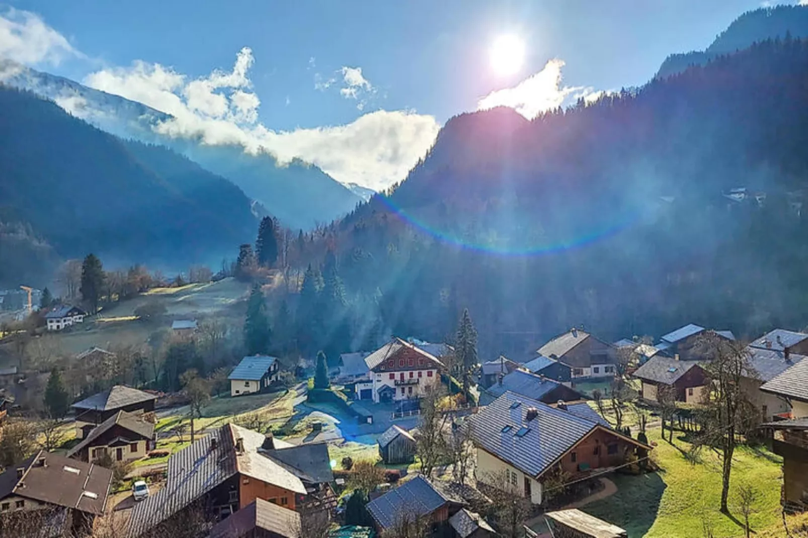 Appartements à Saint Jean d'Aulps-View in summer