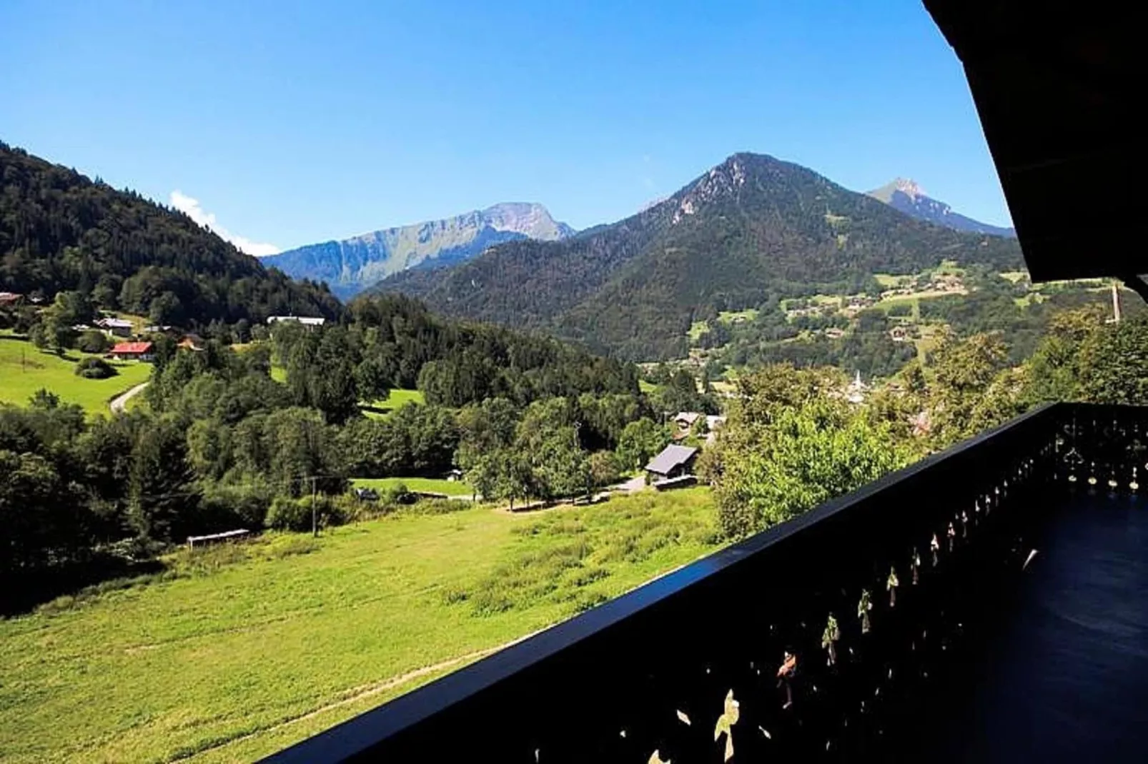 Chalets à Saint Jean d'Aulps-Vue d'été