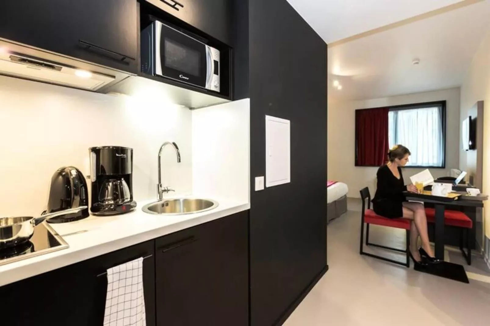 Appart'hôtel Odalys Paris XVII-Exterior in summer