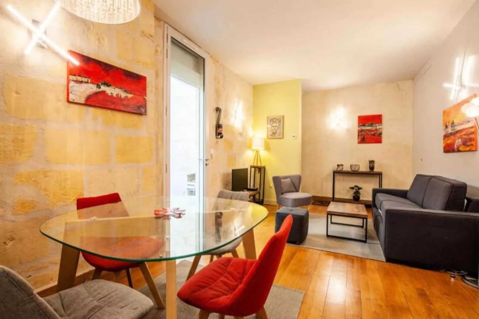 Superbe Appartement &agrave; La Belle Pierre Pour 4 Dans La Rue Des Antiquaires-Exterior in summer