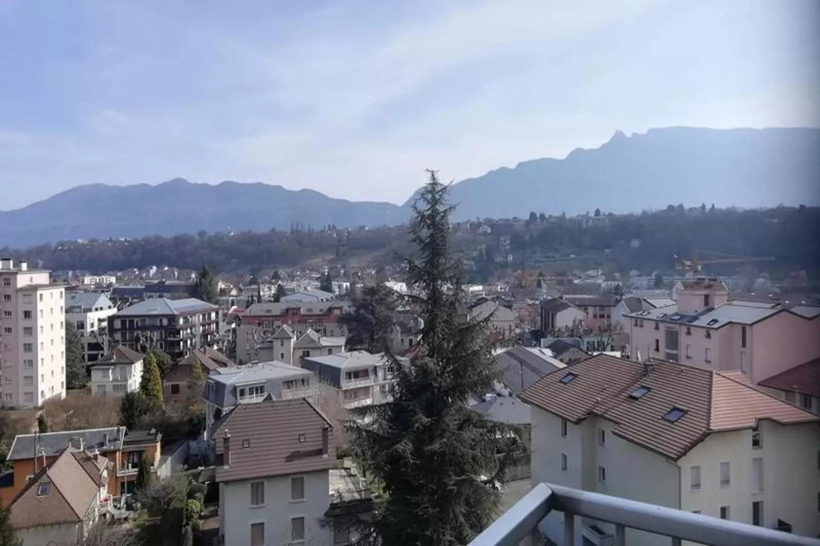 Résidence Montcalm D-View in summer