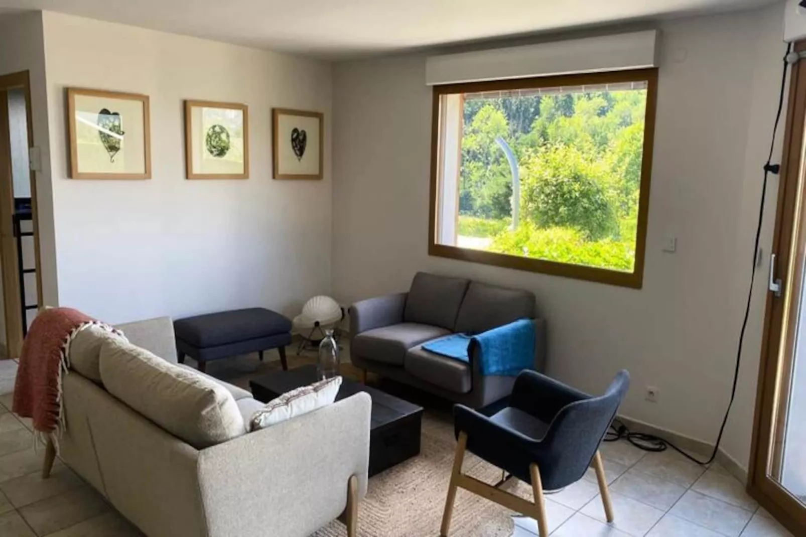 Belle Villa Avec Piscine Jacuzzi Et Vue Lac-Image-tags.