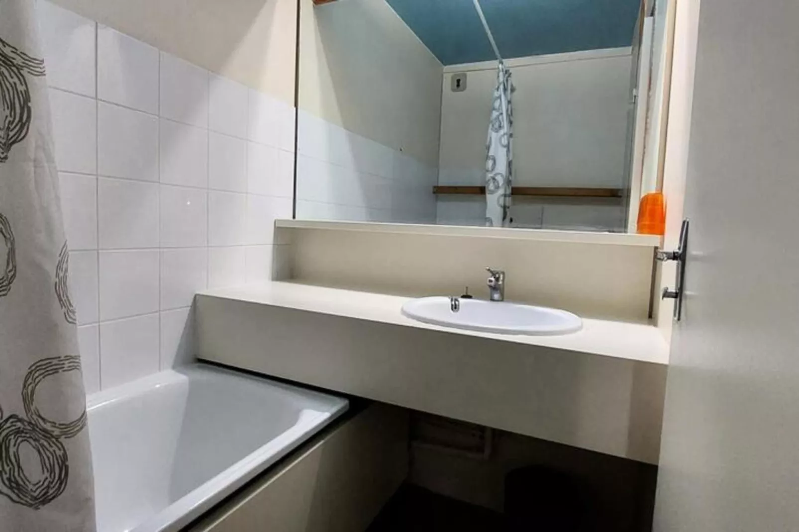 Résidence Miravidi-Exterior in summer