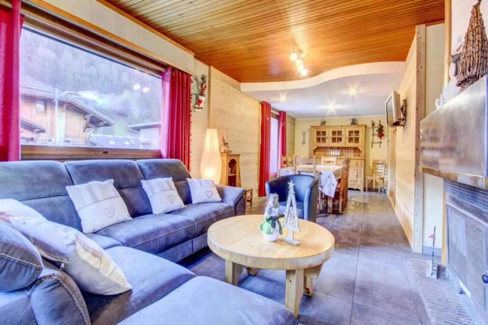 Résidence L'outo-Exterior in summer