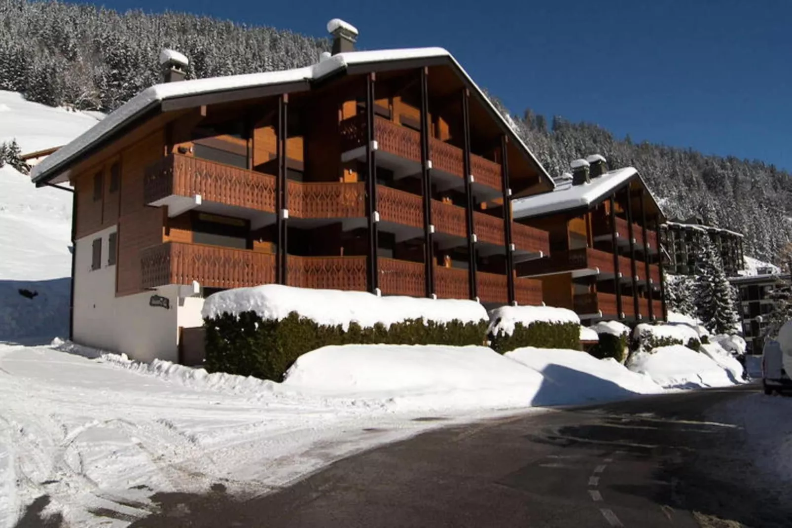 Résidence Domanial B-Außenbereich Sommer